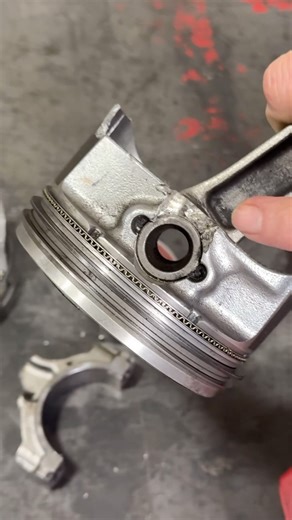 DAVE’S AUTO CENTER Utah - David Bell on Instagram: "GM L87 Connecting Rod Failure. It’s Not a Bad Bearing"
