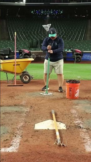 The sights and sounds of field maintenance 🏟️