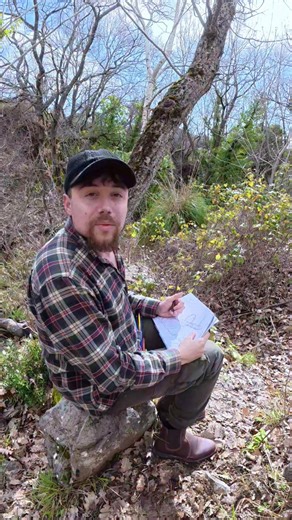 Il disegno naturalistico come strumento di educazione e tutela: l’esperienza dal vivo e il valore dell’arte nella conservazione ambientale Buon pomeriggio, oggi voglio raccontarvi, in prima persona, una delle mie passioni il disegno naturalista. È una passione che coltivo e custodisco da tempo e di cui, fino ad ora, non vi avevo mai parlato davvero. Ne ho diverse, ma alla fine tutte si ricollegano a lei, a Madre Natura, la mia fonte di ispirazione, equilibrio e meraviglia. Da diverso tempo osser