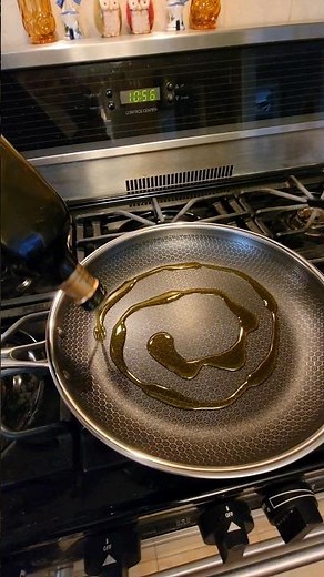 How to Season Hexclad Pan? Right/Wrong? Help! #cookware #nonstick #steel #kitchen #cooking #hexclad