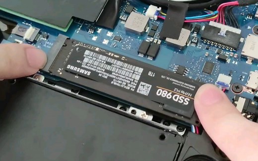 （面向小白）如何安装M.2硬盘（NVMe），以及如何分区、测速（以三星980为例）