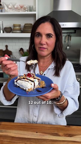 How to Make Banana Split Cake