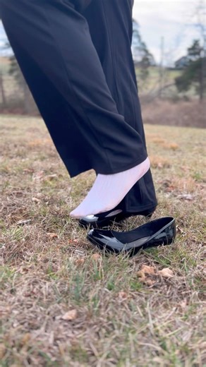 Just a little stuck… #heels #highheels #stuck #shorts