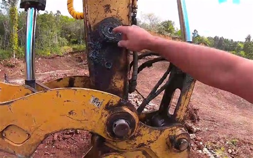 How to operate an excavator _ Beginners guide
