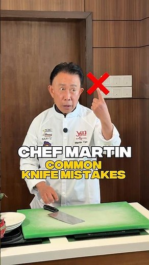 Chef Martin: common mistakes people make cutting with knife #martinyan #knifeskills #kitchenmistakes