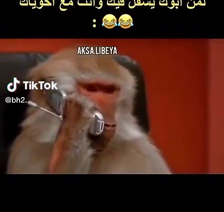 Monkey Mimics Phone Call in Hilarious Video