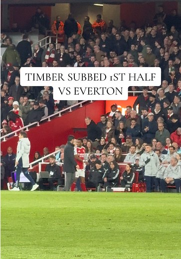 Jurrien Timber comes off in the first half and heads straight down the tunnel. Lets hope it isn’t anything serious - Arsenal vs Everton #Arsenal #premierleague #Highlights #Timber