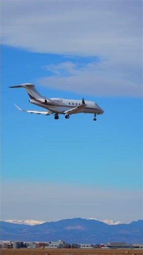 Plane Spotting at Centennial Airport | Challenger 300 in Action