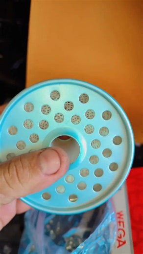 Dica na hora da troca do filtro diesel da retro escavadeira jcb 3c. #kwai #jcb #agro #manutenção