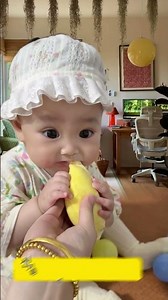 두리안을 처음 맛보는 귀여운 아기～/Cute baby trying durian for the first time~🤣