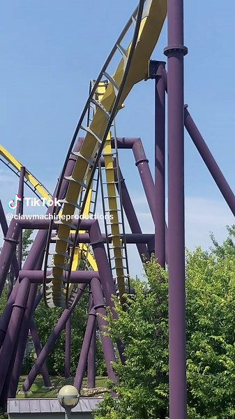 Vampire Inverted Coaster La Ronde! #Vampire #LaRonde #Montreal #BatmanClone #Clone #Batman #InvertedCoaster #Inverted #Clone #Canada #CanadianSummer #Canadian #CanadianTikTok #MontrealCanada #La #Ronde #AirtimeHills #Air #Time #Hills #BM #SixFlags #Hyper #City #Fantasy #Mystery #Games #Stories #Story #Dive #Summer #SummerVibes #Sun #SunRays #LiftHill #FirstDrop #Looping #Scary #ScaryTikToks #Thrills #Rush #Fast #MyLife #EveryonesFavorite #EveryoneLovesMe #Favorite #TheBest #Drop #Dropping #TikTo