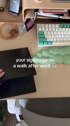 nothing boosts the mood better than nature after staring at a computer screen for 8 hours 🌲 #9to5 #5to9afterthe9to5 #corporate #badbunny #hotgirlwalk