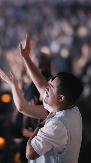 Lamb of God, Anointed One Who was, and is, and is to come Seated on the throne above Holy, Holy 🕊️ We’ll never get over hearing the Church sing this! You alone are worthy, Jesus 🙌 | Gateway Worship