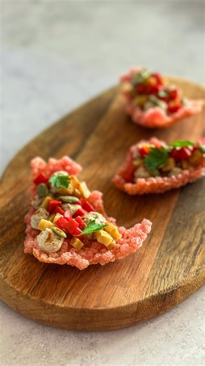 🤍 TAPIOCA PEARL CRACKERS 🤍 Save the recipe. 📩 INGREDIENTS: 🌿100g tapioca pearls 🌿600g water 🌿6g salt (1% of water weight) 🌿1 small fresh beetroot, sliced 🌿A handful of parsley leaves 🌿1 tsp fennel seeds, crushed 🌿Black pepper to taste 🌿1/4 tsp coriander seeds, crushed 🌿Extra spices like star anise, cloves, etc, optional 🌿Lemon peels, optional 🌿Frying oil INSTRUCTIONS: 🌿Infuse the water with the beets, spices and citrus peels by bringing it to a light simmer. Turn the heat off imme