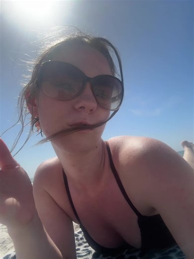 Linzy 🤭 (@linzy_d)’s videos with original sound - c0untrymusic.c0m