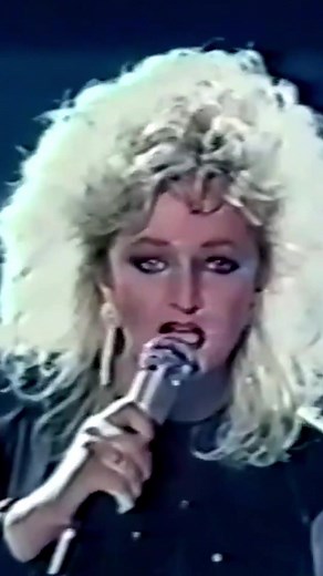 Bonnie Tyler and Kim Carnes Backstage at the 1984 GRAMMY Awards