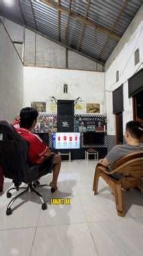 Setelah jaga rental ps lanjut nonton king MU