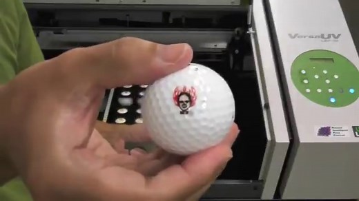 立体物へのプリンター（ゴルフボール）｜VersaUV LEF-12