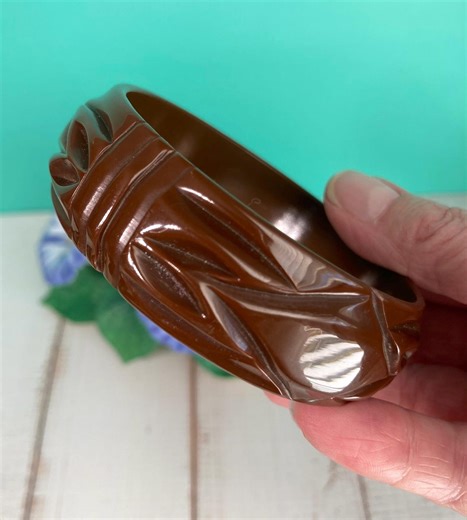 Vintage Carved Chocolate Brown Bakelite Bangle Bracelet: 1940s Jewelry - Etsy