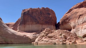 Happy #FanPhotoFriday - thank you to Lisa Robinson for sharing this video from their visit! Do you have photos from your own visit that you would like to submit for a possible social media feature? Just share them with us at https://bit.ly/3gya3us and they'll be sent directly to our social media team for consideration! | Lake Powell Resorts and Marinas