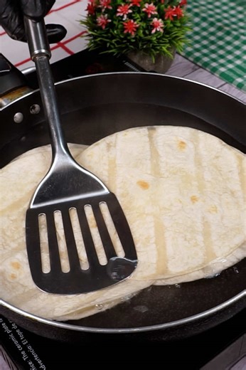 Este secreto con tortillas está sorprendiendo a todos en mi cocina #tortilla #pizza #receta #comida #cocina