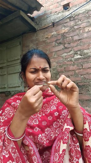 Hand vs Problem = Tiny Struggle 😄😁😄