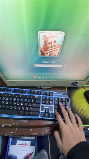 installing windows vista in 2026#computer #tech #windowsvista #2026 #frutigeraero