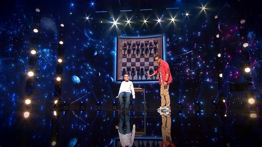 736K views · 20K reactions | Iustin Cazacu, șahistul de 9 ani care a făcut remiză cu celebrul Garry Kasparov, moment uluitor pe scena talentelor! Puștiul a primit Golden Buzz de la Dragoș Bucur --- https://pro-link.ro/fuH „Ce ați făcut pe scenă și ce poate să facă mintea ta este un fenomen!” | Romanii au talent | Facebook