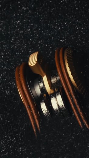 A quick flick is all that’s needed to access your most used key 🔑 Meet the Quick Flip Tool, designed to grip the back of your most used key on the Key Organiser Pro, making it even faster to access than ever. Arms full of groceries? Carrying precious cargo? Trying to open the door with only one hand? The Quick Flip Tool makes it easy. ✨ 😌 Paired with the Micro Adjustable Hardware on the Key Organiser Pro, you can adjust the tension perfectly to allow it to flick out perfectly every time, meani