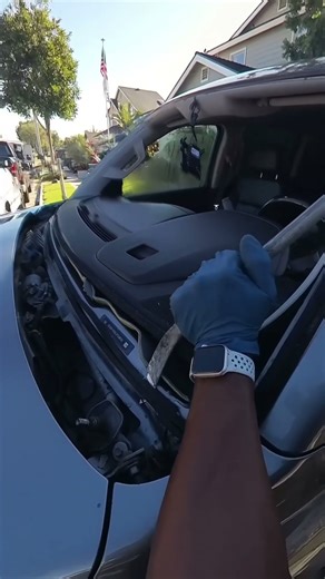 How to remove auto glass glue