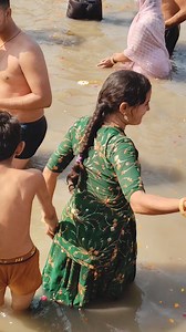 प्रयागराज संगम स्नान... #rever #bath #water... #KasturiNehra | कस्तूरी नेहरा