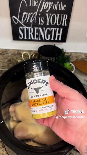 Easy Crockpot Cheesy Chicken Broccoli Rice Recipe