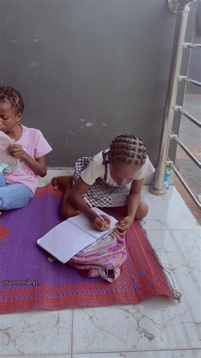 Temi and her students' hilarious class