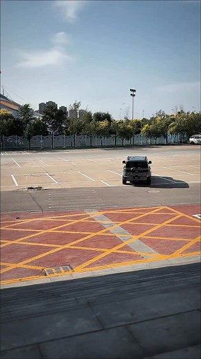 “Meet the new BYD Leopard 7 — where raw power meets intelligent hybrid tech 🐆 483 hp from dual electric motors a turbo petrol generator → redefining luxury SUV for the future. Step into the 6/7-seater cabin crafted for both performance and family-style comfort. 🔋 Pure electric freedom. 🎯 Turbocharged punch when you want it. #BYDLeopard7 #ChineseLuxurySUV #HybridPower #FamilyMeetsPerformance #DubaiCars #carcontent | Chinese Car