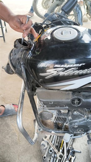 Hero super Splendor cone set fitting Apna auto service #bike #automobile #scross #bajajbikes