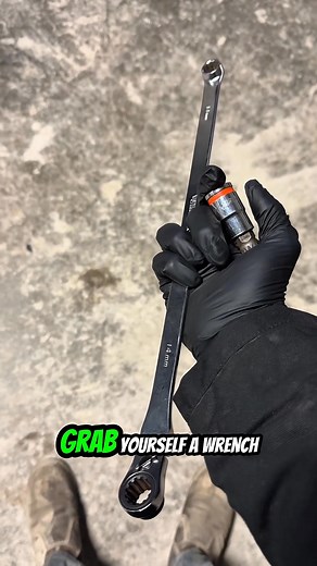 💥 Socket Won’t Fit? This Hack Changes Everything! #mechanichack #mechanictrick #hack #rusty #mechanic #automotive #mechaniclife #wrenchlife #rustbelt #diy | GearheadBryan’s Auto Hub