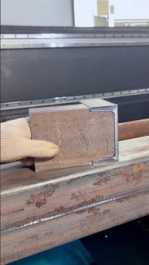 Laser cutting splicing channel steel