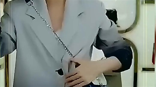 COOGI新款包包通勤休闲两相宜，大容量实用设计，时尚纹理细节，轻松容纳日常所需，轻盈舒适带感，都市生活好搭档。