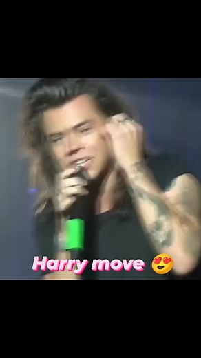 Harry signature moves 😍😍 One direction😍😍😍 #outofstyles #harrystyles #liampayne #niallhoran #zaynmalik #louistomlinson #onedirection #fyp #fypage #viral #highlights2024 #fbreelsfyp | Lennie Cubita