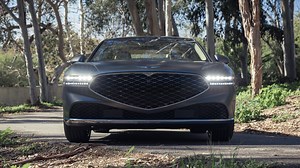 Our Genesis G90 Perfumes Its Cabin to Perfection—Here’s How