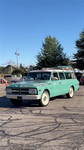 Classic GMC Suburban #classictrucks #patina #obs