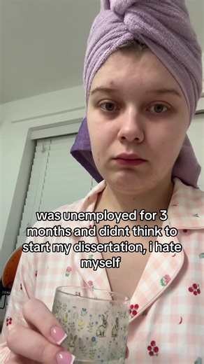 Balancing Unemployment and Academic Focus