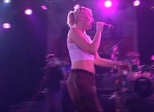 No Doubt performing 'Ob-La-Di-Ob-La-Da' 🍊 Recorded live at World Wild Weekend '97 in Karlsruhe. 🎥 #reggae #reggaemusic #ska #nodoubt #thebeatles #live #music | Videoteca Reggae Music del Mundo