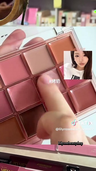 Make up artists တွေရဲ့အကြိုက် Carmela Lip Palette Velvet Type ရော Glossy type ရောရောက်ပြီရှင့်💗 တချပ်ဝယ်ထားရုံနဲ့နှုတ်ခမ်းနီ ၁၂ချောင်းစာရမှာနော်✨#lipstick #makeup #viral #ရောက်ချင်တဲ့နေရာရောက်👌 #tiktok