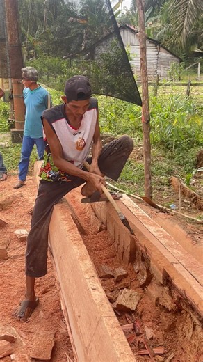 Ancient Boat Building Technique Using Just an Axe #woodenboat #perahukayu #pacujalur