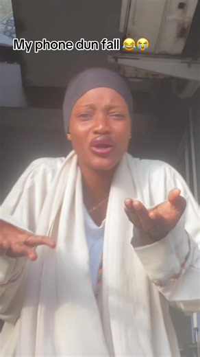 My phone dun fall: funny Yoruba TikTok moment