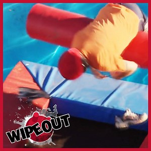 When you get hit by the Super Tramp and lose both your shoes 🤣 | Wipeout