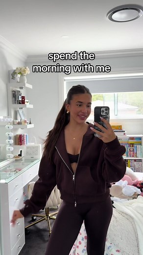 Morning Routine Vlog: Get Ready With Me!