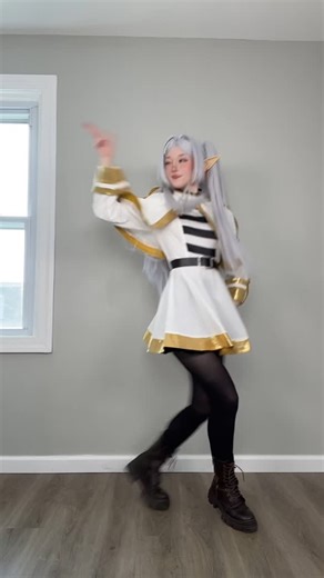 ⋆｡˚☽˚｡⋆Celebi⋆｡˚☽˚｡⋆ on Instagram: "Even more chill dancing elf lady vidsss | DC: @ruko.paska • #cosplay #cosplayer #frieren #frierencosplay #anime #dancetrend"