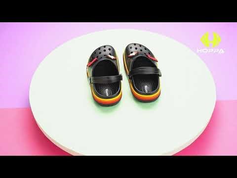 Hoppa Castle Clogs(Black) Footwear: 360 Clog Presentation